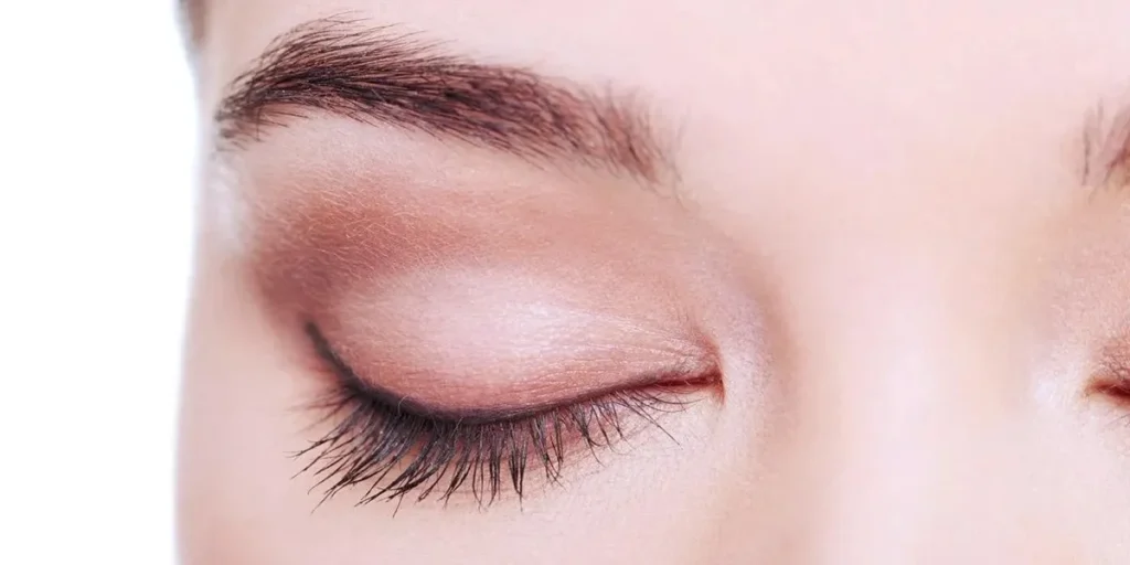 کاشت ابرو بدون جراحی